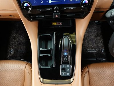 صورة 32 لـ 2023 Toyota VELLFIRE