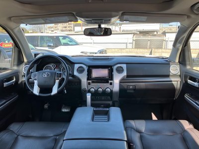 2014 Toyota TUNDRA thumbnail 25