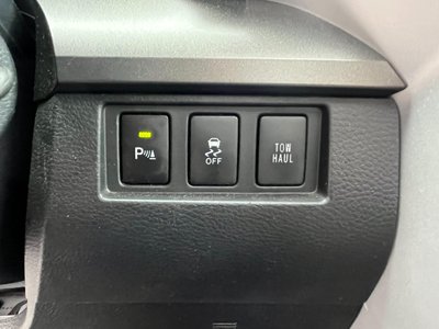2014 Toyota TUNDRA thumbnail 37