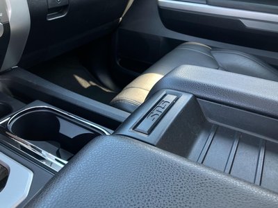 2014 Toyota TUNDRA thumbnail 38
