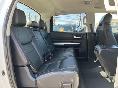 2014 Toyota TUNDRA thumbnail 44