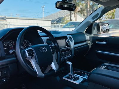 2014 Toyota TUNDRA thumbnail 33