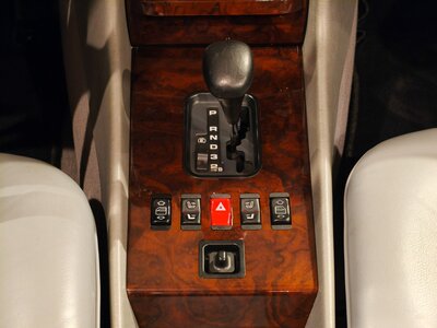 صورة 16 لـ 1989 Mercedes-BENZ SL