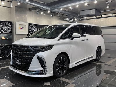 2025 Toyota ALPHARD — фото 1