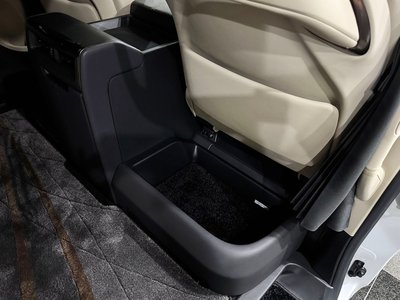 2025 Toyota ALPHARD — фото 13