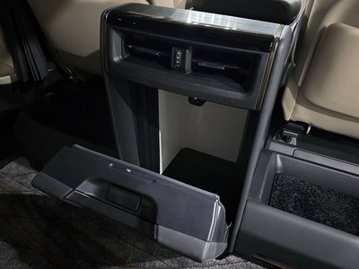 2025 Toyota ALPHARD — фото 14