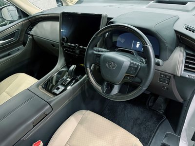 2025 Toyota ALPHARD — фото 7