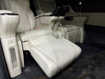 2025 Toyota ALPHARD — фото 12