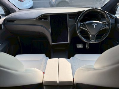 2019 Tesla MODEL X thumbnail 4