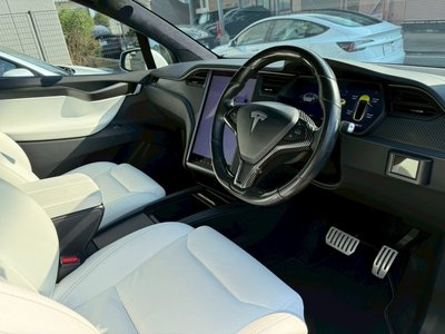 2019 Tesla MODEL X thumbnail 19