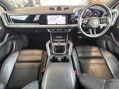 2024 Porsche CAYENNE photo 12
