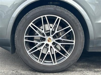 2024 Porsche CAYENNE thumbnail 77