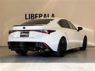 صورة 43 لـ 2021 Lexus IS