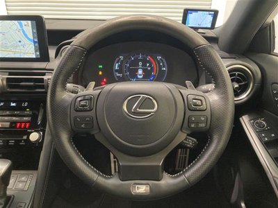 صورة 3 لـ 2021 Lexus IS