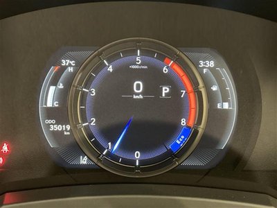 صورة 4 لـ 2021 Lexus IS