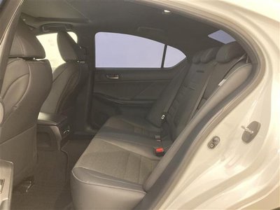 صورة 34 لـ 2021 Lexus IS