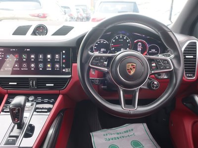 2022 Porsche CAYENNE thumbnail 30
