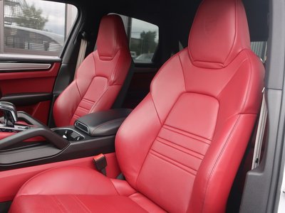 2022 Porsche CAYENNE thumbnail 22