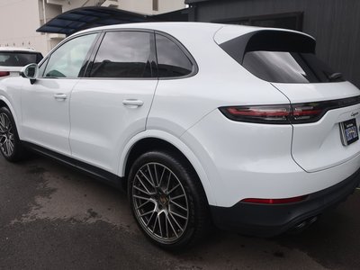 2022 Porsche CAYENNE photo 16