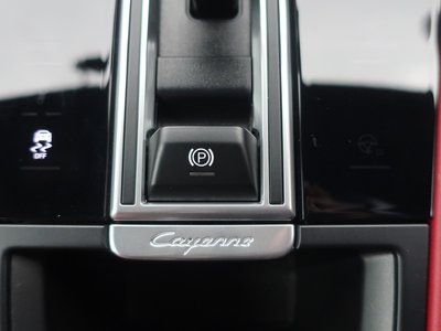 2022 Porsche CAYENNE thumbnail 44