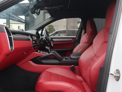 2022 Porsche CAYENNE thumbnail 20