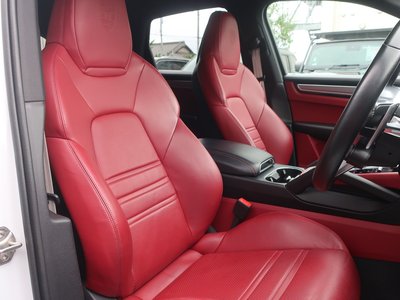 2022 Porsche CAYENNE thumbnail 21