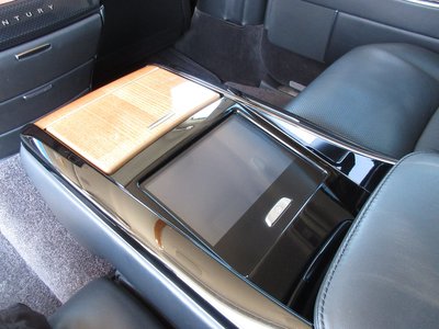 صورة مصغرة 70 لـ 2019 Toyota CENTURY