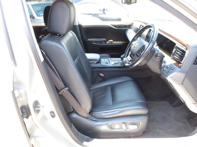 صورة مصغرة 38 لـ 2019 Toyota CENTURY