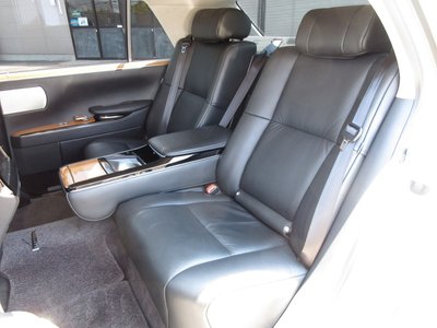 صورة مصغرة 60 لـ 2019 Toyota CENTURY