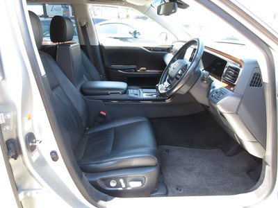 صورة مصغرة 37 لـ 2019 Toyota CENTURY