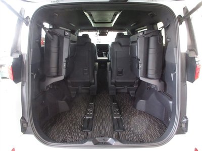 صورة 36 لـ 2024 Toyota ALPHARD