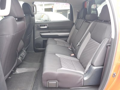 2017 Toyota TUNDRA thumbnail 44