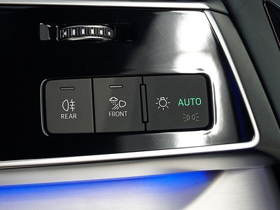 2025 AUDI Q8 thumbnail 36