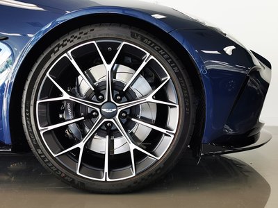 2025 Aston Martin VANTAGE 缩略图 5