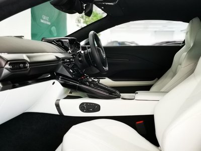 2025 Aston Martin VANTAGE 缩略图 16