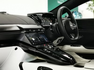 2025 Aston Martin VANTAGE 缩略图 21
