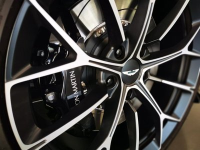 2025 Aston Martin VANTAGE 缩略图 6