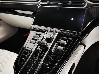 2025 Aston Martin VANTAGE 缩略图 11