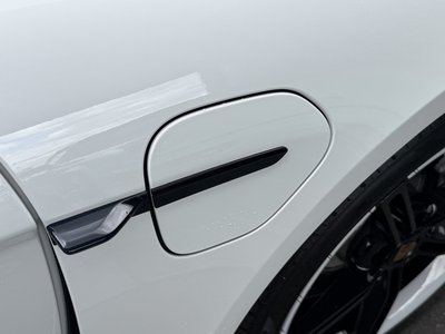 2022 Porsche TAYCAN thumbnail 33