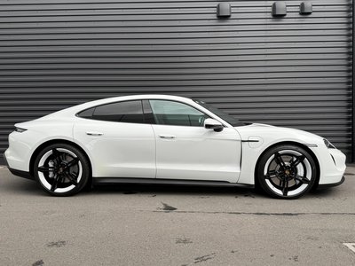 2022 Porsche TAYCAN photo 7