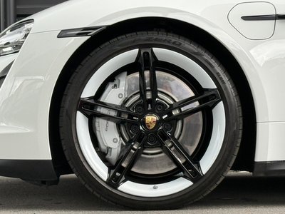 2022 Porsche TAYCAN photo 4