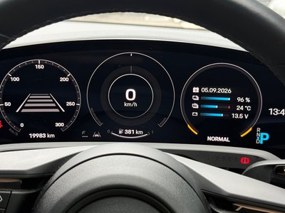 2022 Porsche TAYCAN photo 15