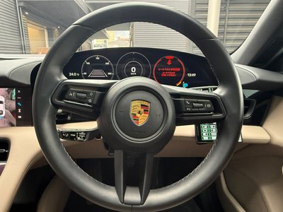 2022 Porsche TAYCAN photo 14
