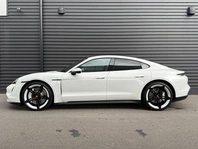 2022 Porsche TAYCAN photo 11