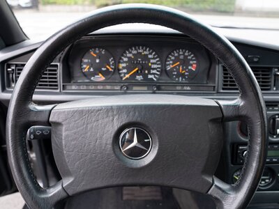صورة 3 لـ 1989 Mercedes-BENZ 190