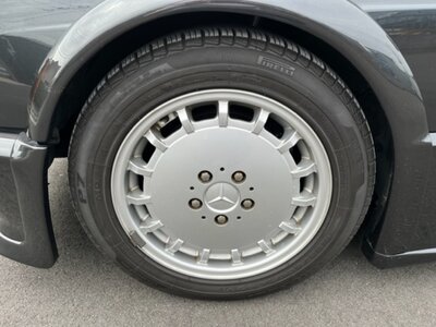 صورة 36 لـ 1989 Mercedes-BENZ 190