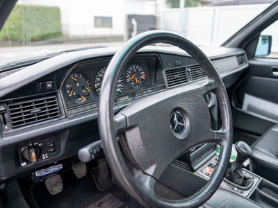 صورة 17 لـ 1989 Mercedes-BENZ 190