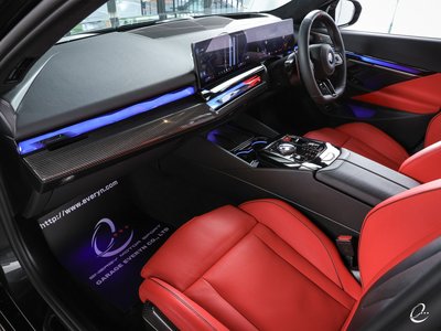 صورة مصغرة 79 لـ 2025 BMW M5 TOURING