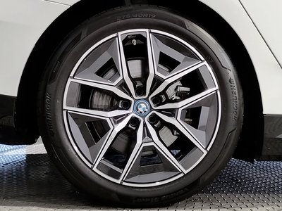 2025 BMW I5 TOURING photo 40