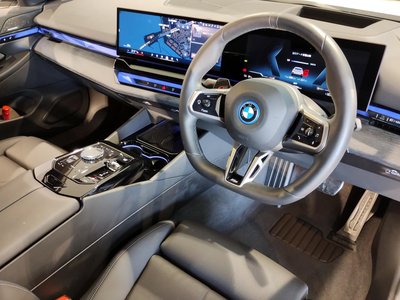 2025 BMW I5 TOURING photo 49